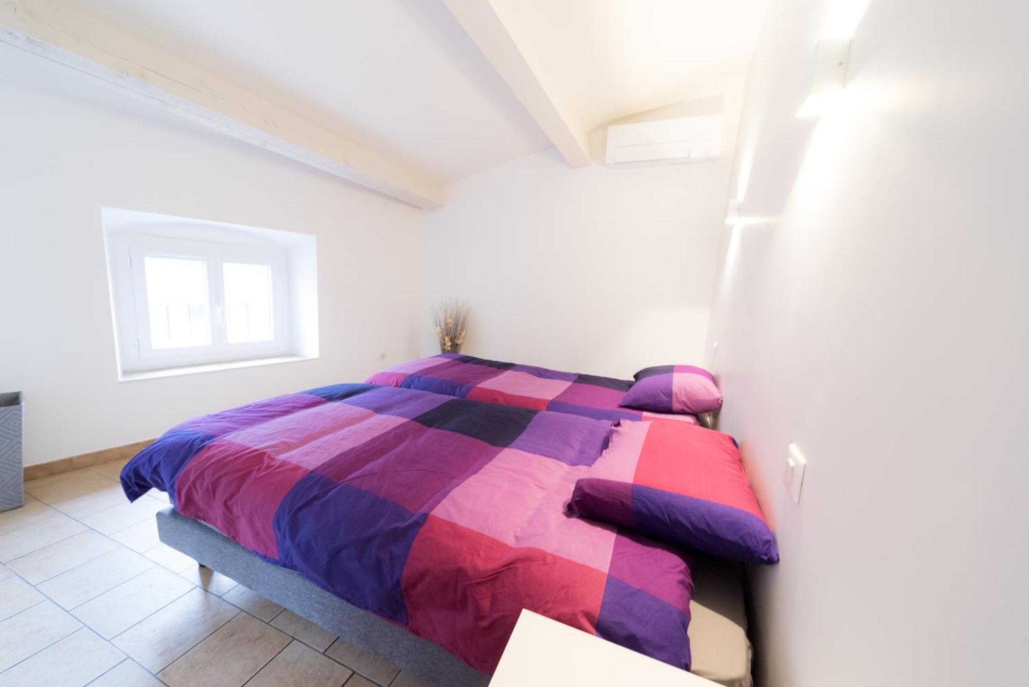 Ravissant Triplex Et Duplex Au Centre De Pont St Esprit Apartment Exterior photo